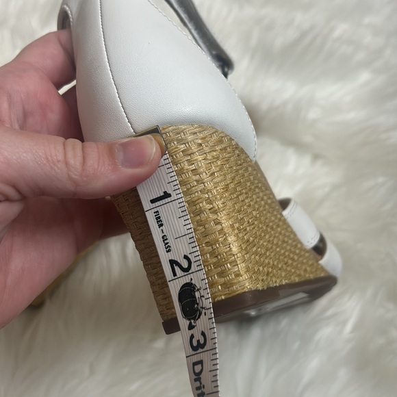 NWT Clarks Collection Ultimate Comfort Kyarra Joy White Leather Wedge Sandals - Picture 11 of 11